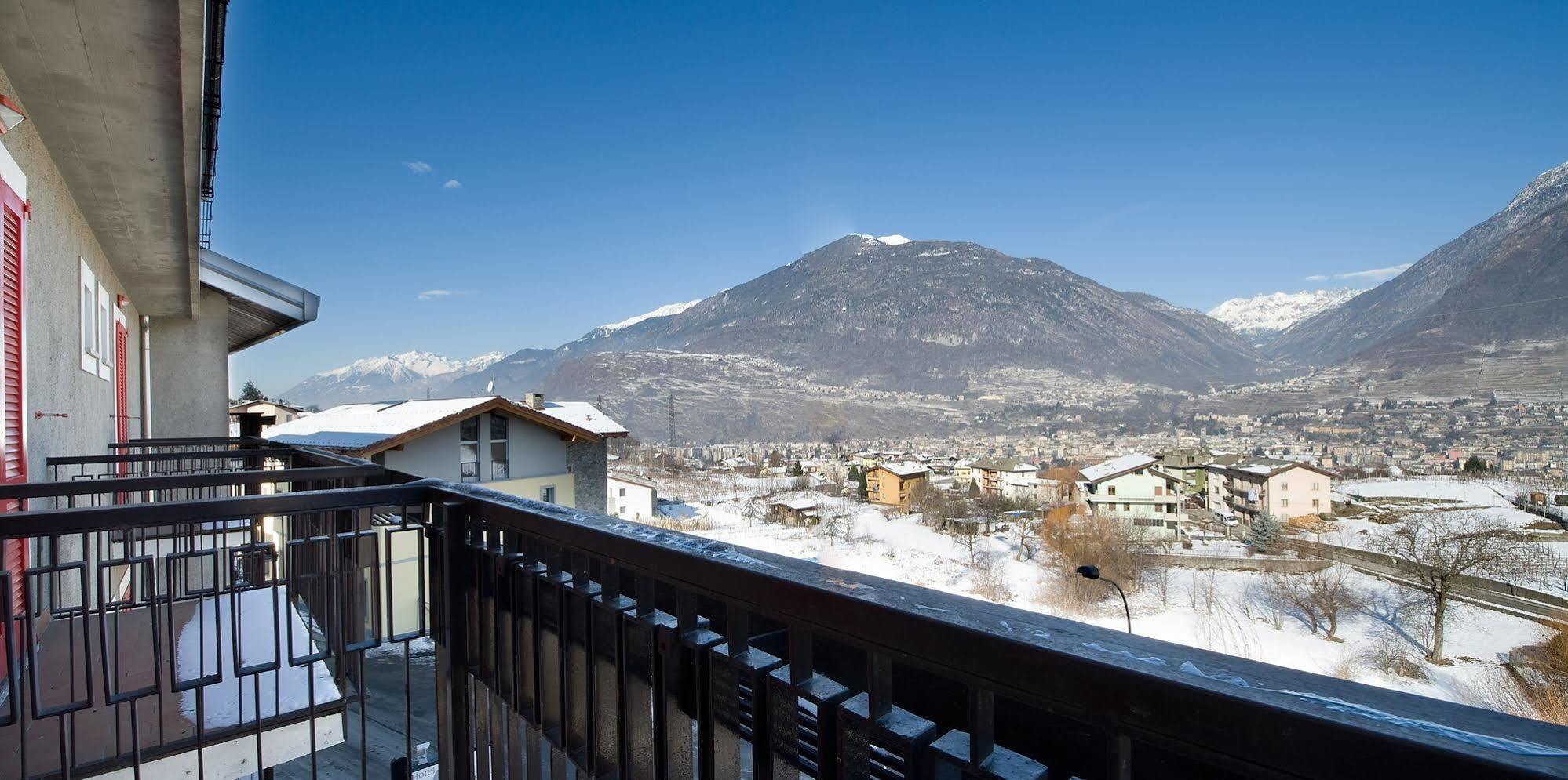 Hotel Campelli Sondrio Exteriör bild